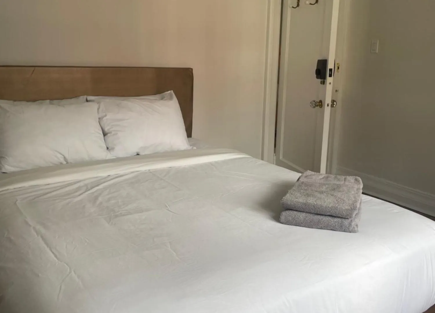 Bed & Breakfast Ambassador B&B Ottawa
