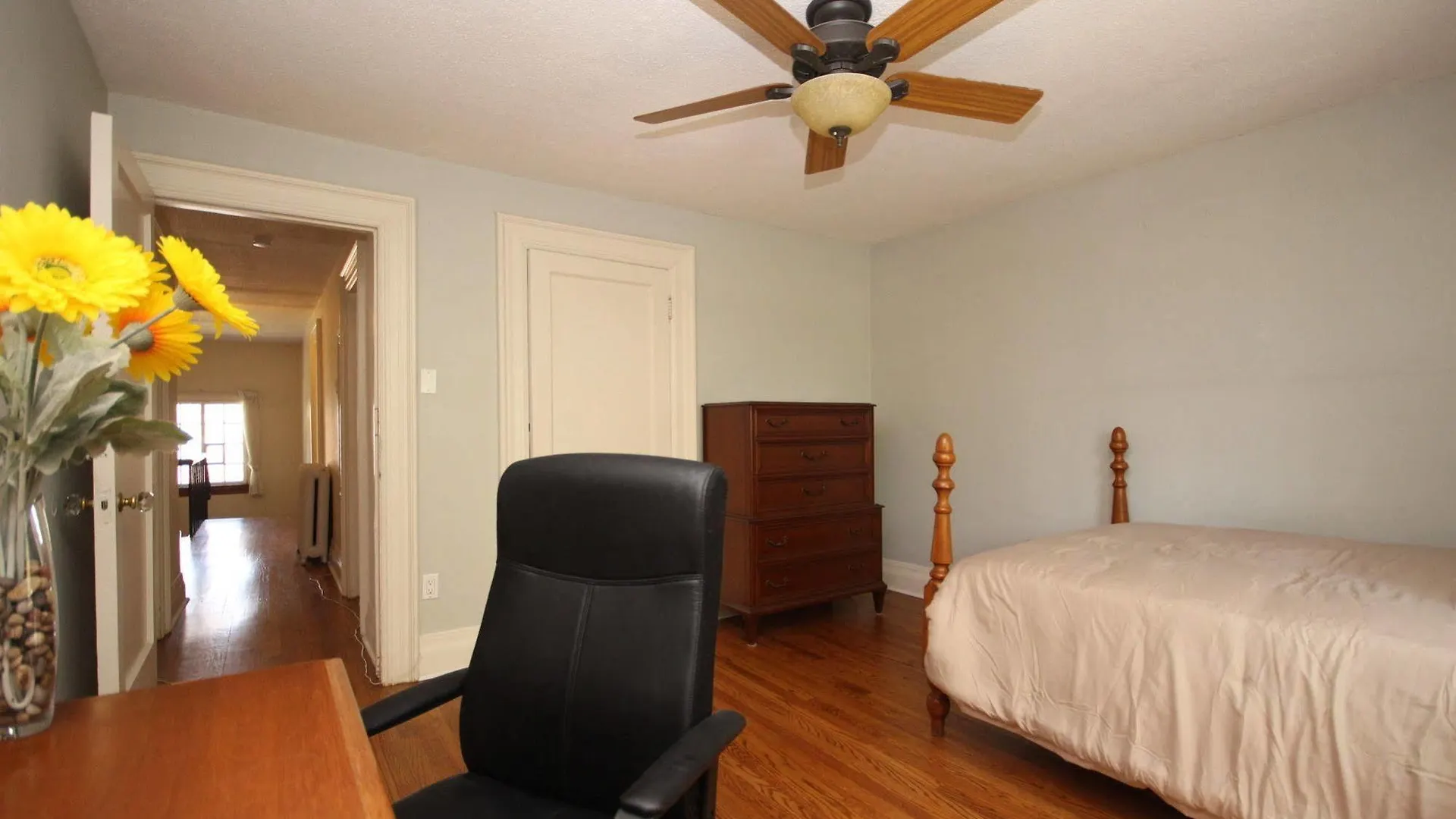 Bed & Breakfast Ambassador B&B Ottawa